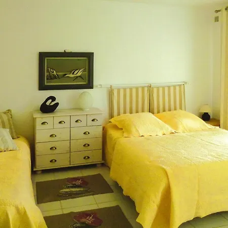 Apartman With Terrace Near The Beach